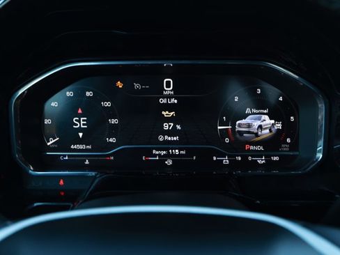 Used 2025 GMC Sierra 1500 SLT image 13