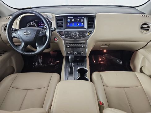Used 2020 Nissan Pathfinder SL FWD image 11