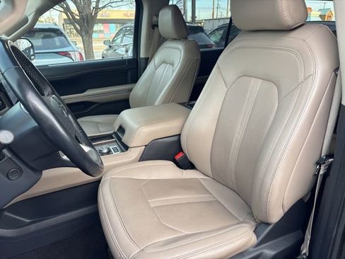 Used 2023 Ford Expedition Max Limited image 29