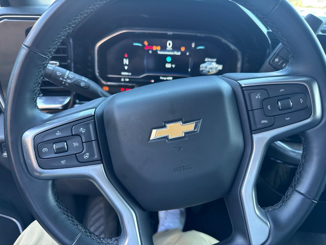 Used 2023 Chevrolet Silverado 1500 LT AWD/4WD image 10