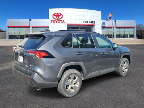 Used 2022 Toyota RAV4 XLE image 4