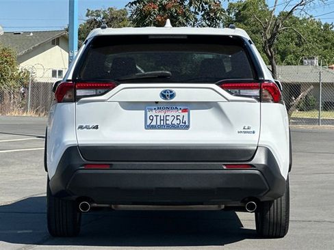 Used 2022 Toyota RAV4 LE image 5