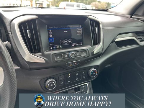 Used 2022 GMC Terrain SLE image 15