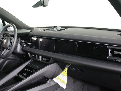 New 2026 Porsche Macan 4 Electric AWD/4WD image 15