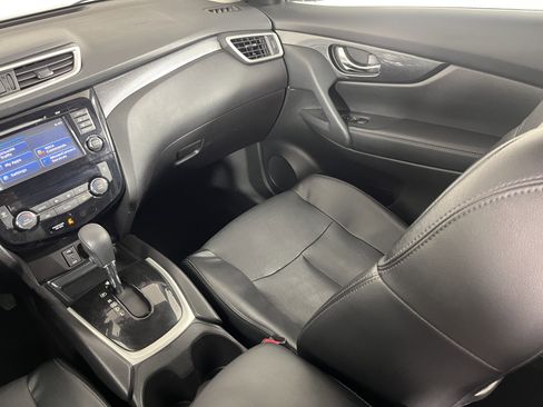 Used 2016 Nissan Rogue SL image 11