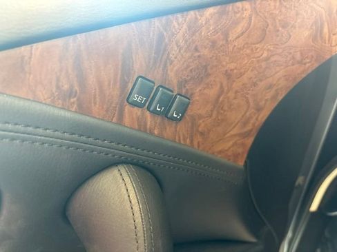 Used 2023 Nissan Armada SL w/ Captain's Chairs Package AWD/4WD image 28