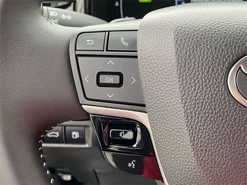 Certified 2025 Toyota Camry SE image 24