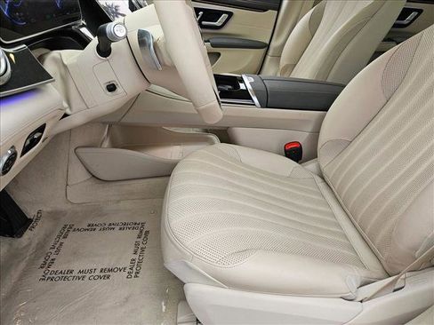 Used 2022 Mercedes-Benz EQS 450+ Sedan image 16