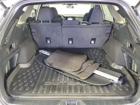 Used 2025 Subaru Outback Premium AWD/4WD image 32