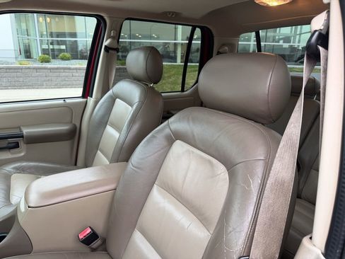 Used 2004 Ford Explorer Sport Trac 4x4 image 10