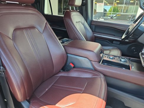 Used 2024 Ford Expedition Max Limited AWD/4WD image 18