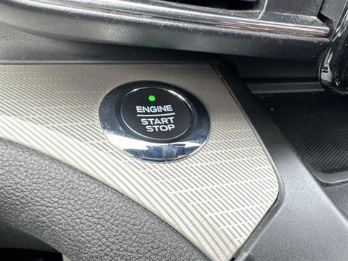 Used 2020 Ford Explorer XLT w/ Equipment Group 202A image 17