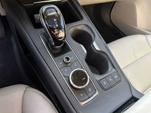 Used 2023 Cadillac XT4 Premium Luxury image 33