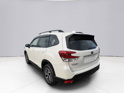 Used 2019 Subaru Forester Premium image 7