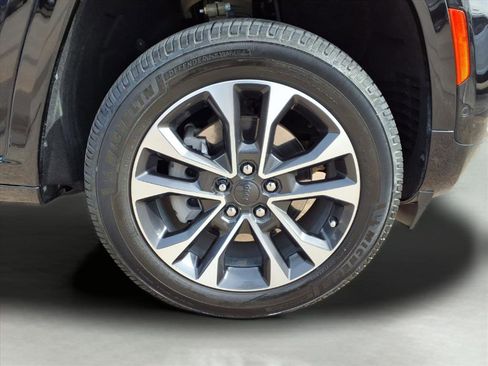 Used 2023 Jeep Grand Cherokee L Overland w/ Advanced Protech Group III image 9