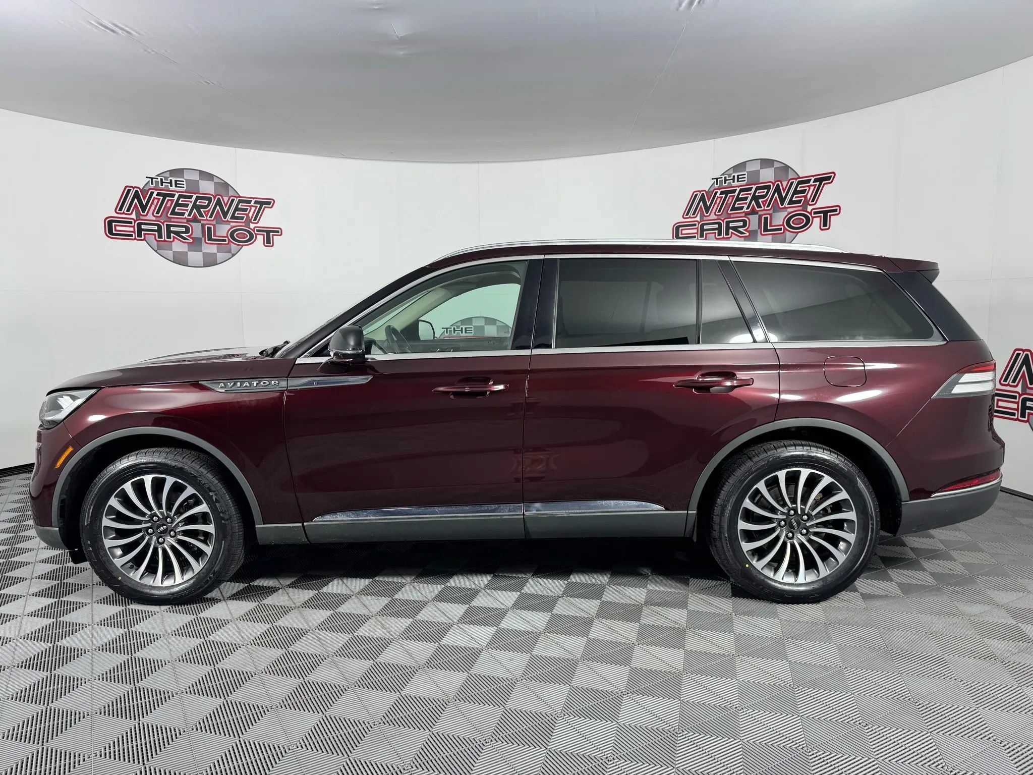 Used 2022 Lincoln Aviator Reserve w/ Elements Package Plus AWD/4WD image 4