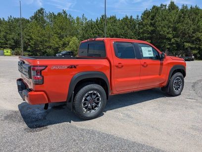 New 2025 Nissan Frontier PRO-4X w/ Black Accent Package