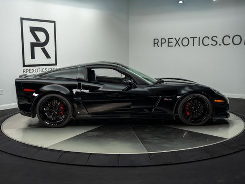 Used 2007 Chevrolet Corvette Z06 w/ Preferred Equipment Group RWD image 7