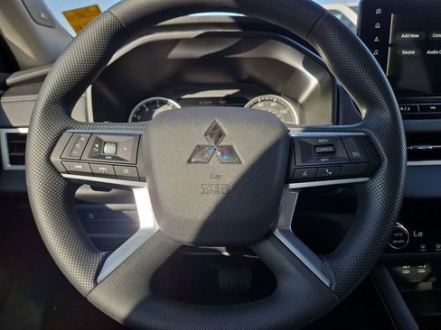 New 2026 Mitsubishi Outlander ES image 28