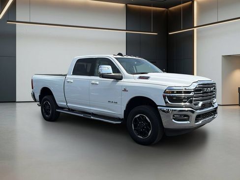 Used 2025 RAM 2500 Laramie AWD/4WD image 8