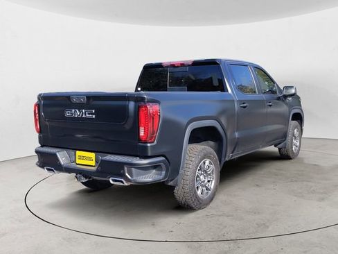 Used 2024 GMC Sierra 1500 AT4 w/ Technology Package image 5