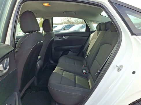 Certified 2020 Kia Forte LXS image 11