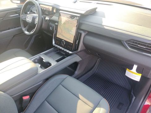 New 2026 GMC Acadia AT4 w/ LPO, Floor Liner Package image 31