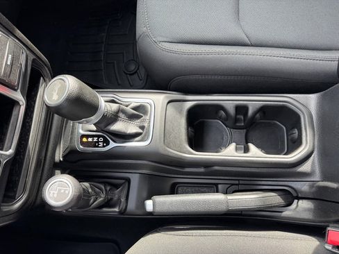 Used 2022 Jeep Wrangler Unlimited Sport image 23