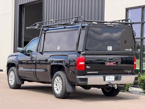 Used 2017 GMC Sierra 1500 SLE w/ SLE Preferred Package AWD/4WD image 4