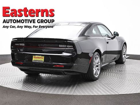 Used 2025 Dodge Charger R/T Scat Pack w/ Track Pack image 5