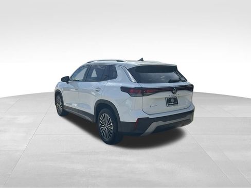 Used 2025 Volkswagen Tiguan S w/ 18" Wheel Package image 3