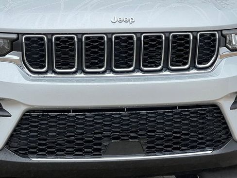 New 2026 Jeep Grand Cherokee Laredo AWD/4WD image 38