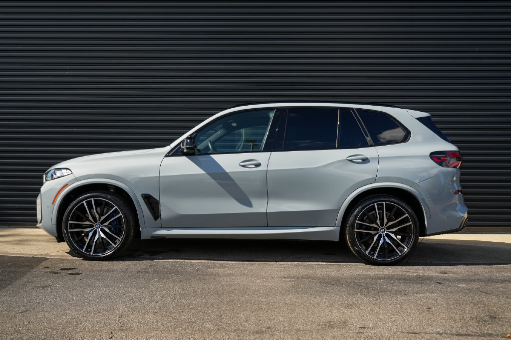 Used 2024 BMW X5 M60i AWD/4WD image 2