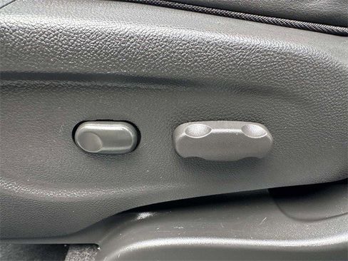 Certified 2022 Chevrolet Trax LT w/ Sport Edition image 15