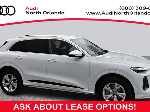 Certified 2025 Audi Q5 Premium w/ Convenience Package image 1