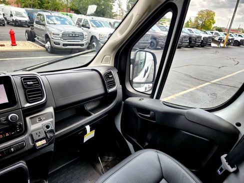 New 2025 RAM ProMaster 3500 w/ Quick Order Package 22G SLT image 26