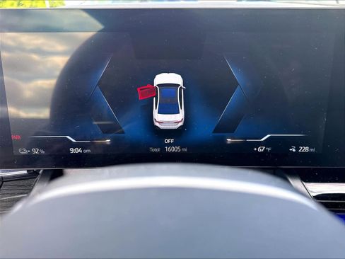 Used 2025 BMW i5 eDrive40i w/ M Sport Package RWD image 15