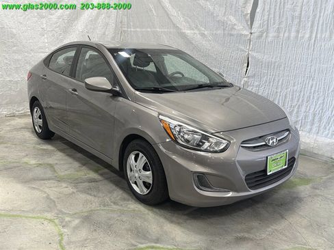 Used 2017 Hyundai Accent SE FWD image 2