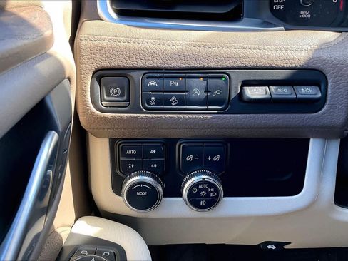Used 2021 GMC Yukon XL Denali image 33