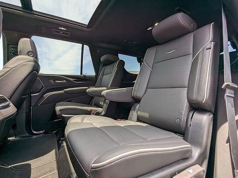 Certified 2024 Cadillac Escalade Sport w/ LPO, ONYX Package AWD/4WD image 16