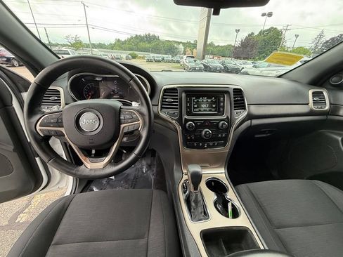 Used 2016 Jeep Grand Cherokee Laredo w/ Quick Order Package 23E AWD/4WD image 13