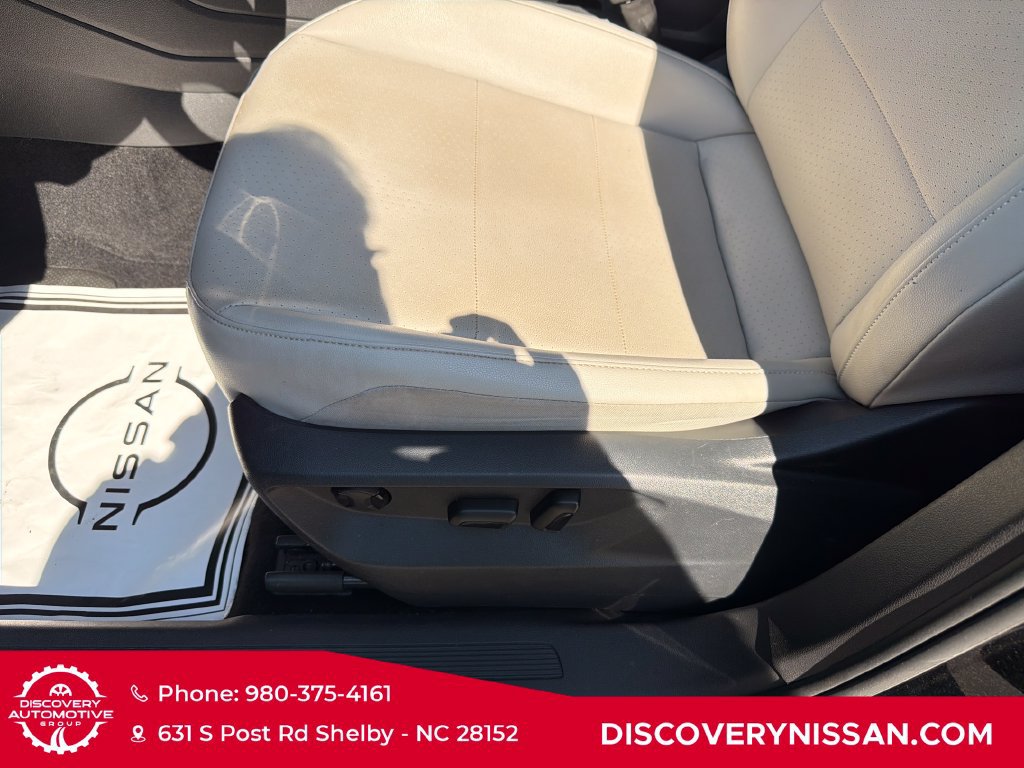 Used 2021 Volkswagen Tiguan SEL FWD image 14