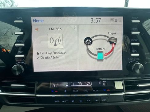 Used 2022 Toyota Sienna LE image 14