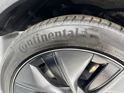 Used 2025 Tesla Model Y Long Range AWD/4WD image 84