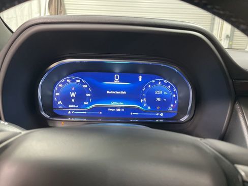 Used 2023 Chevrolet Suburban LT image 31