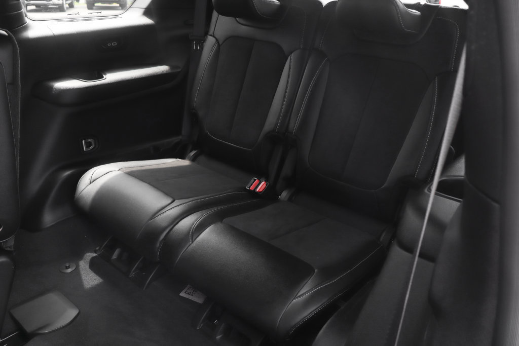Used 2024 Jeep Grand Cherokee L Altitude AWD/4WD image 43