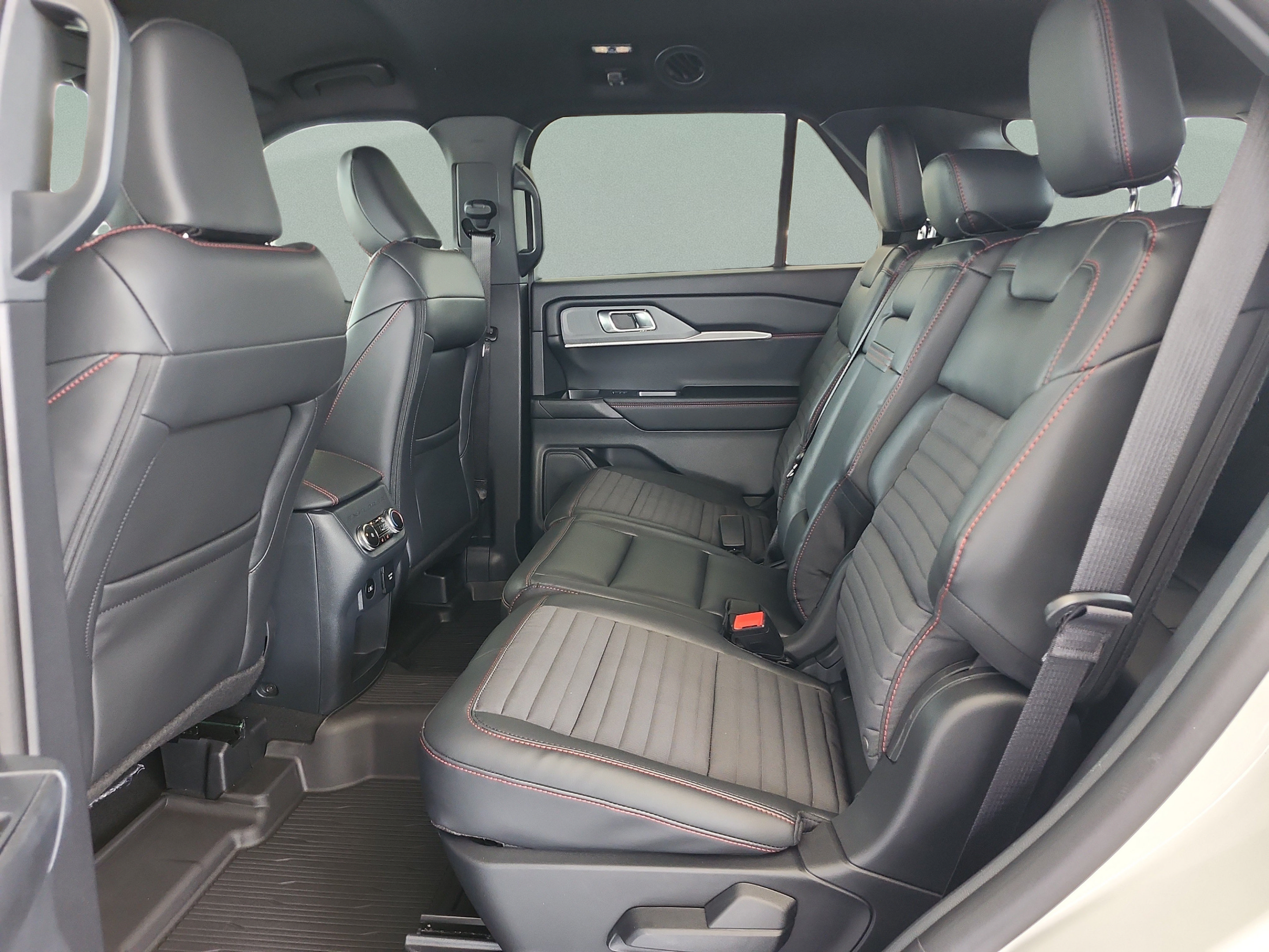 New 2026 Ford Explorer ST-Line w/ Premium Package RWD image 17