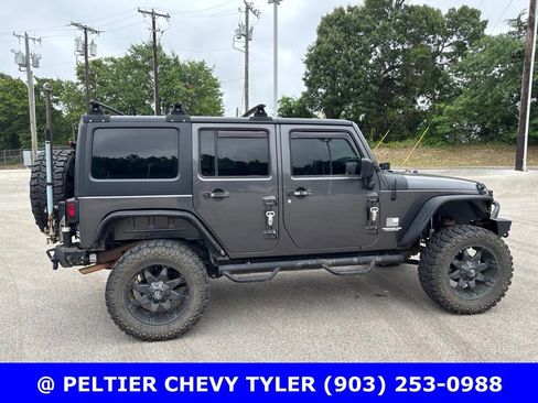 Used 2017 Jeep Wrangler Unlimited Sport w/ Connectivity Group AWD/4WD image 9