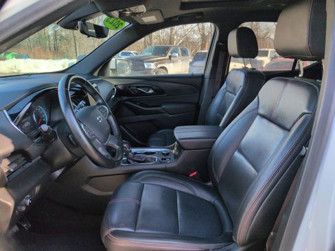 Used 2023 Chevrolet Traverse RS w/ LPO, Floor Liner Package image 12