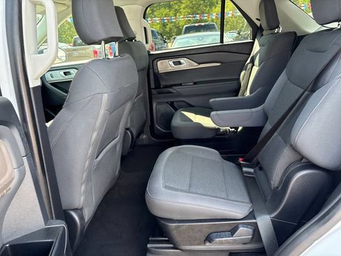 Used 2025 Ford Explorer Active AWD/4WD image 20